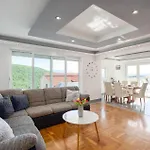 בית נופש Stunning Home In Ruda