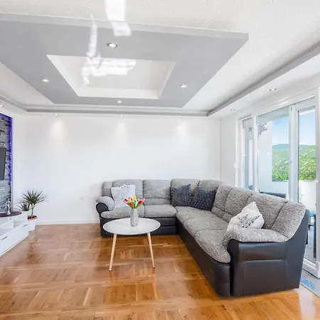 Gorgeous In With Kitchen Holiday home Ruda