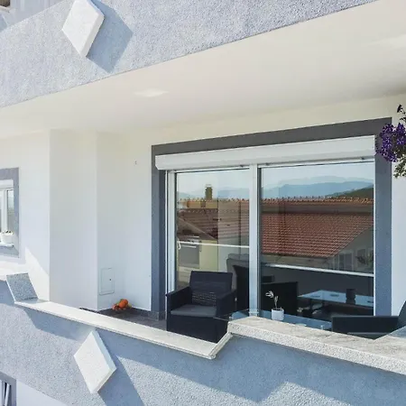 Stunning Home In Ruda בית נופש *